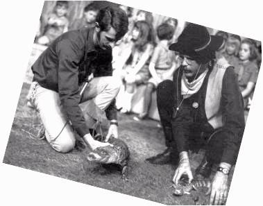 Keeper Gary Dunn and Uncle Zeb try to wrangle young alligators