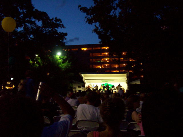 Brady Orchestra at Utica Square, 8-9-2007 (photo by Mike Ransom)